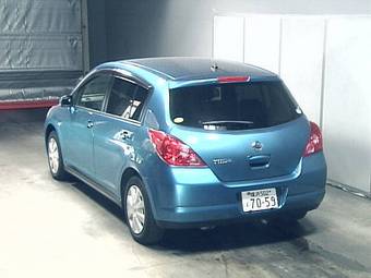 2005 Nissan Tiida Photos