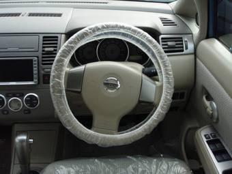 2005 Nissan Tiida Photos