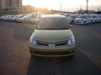 2005 Nissan Tiida Photos