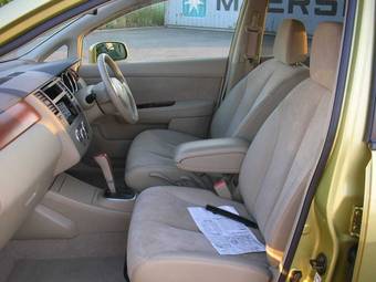 2005 Nissan Tiida Pictures