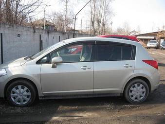 2005 Nissan Tiida Photos