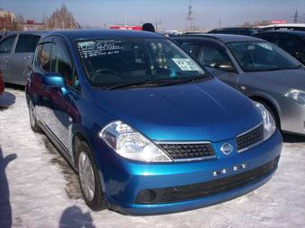 2005 Nissan Tiida Photos