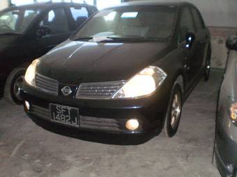 2005 Nissan Tiida Pictures