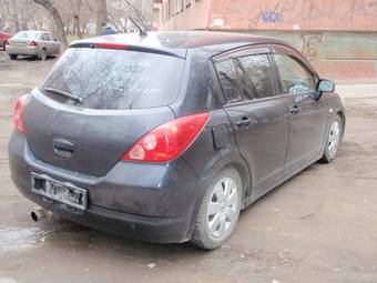 2005 Nissan Tiida Pics