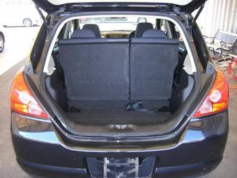 2005 Nissan Tiida Pictures