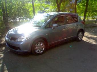 2005 Nissan Tiida Pictures