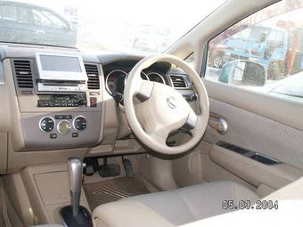 2005 Nissan Tiida Photos