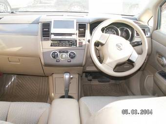 2005 Nissan Tiida Photos