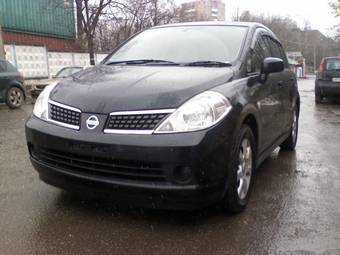 2005 Nissan Tiida Pictures