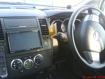 2005 Nissan Tiida Pictures