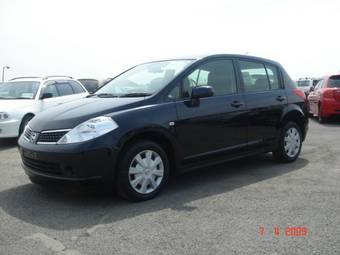 2005 Nissan Tiida Photos