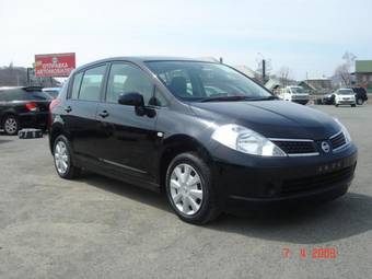 2005 Nissan Tiida Photos