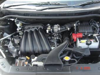 2005 Nissan Tiida Pictures