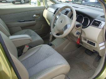 2005 Nissan Tiida Pictures