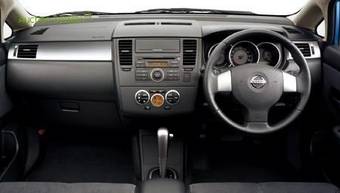 2005 Nissan Tiida Photos