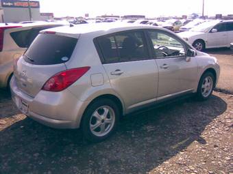 2005 Nissan Tiida Pictures