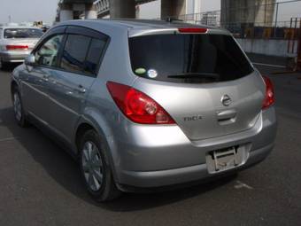 2005 Nissan Tiida Pictures