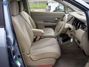 2005 Nissan Tiida Pictures