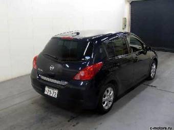 2005 Nissan Tiida Photos