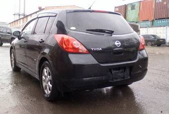 2005 Nissan Tiida Photos