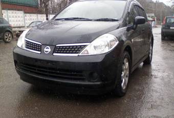 2005 Nissan Tiida Photos
