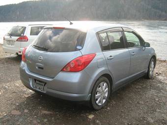 2005 Nissan Tiida Pictures