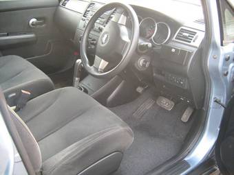 2005 Nissan Tiida Photos