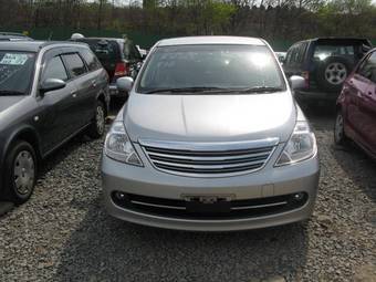 2005 Nissan Tiida Pictures