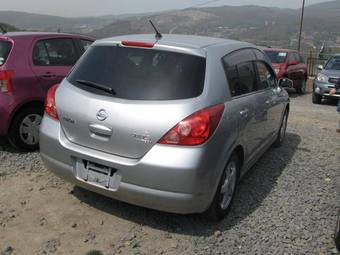 2005 Nissan Tiida Photos