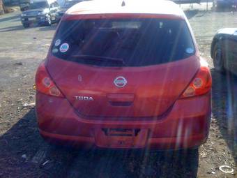 2005 Nissan Tiida Pictures