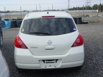 2005 Nissan Tiida Photos