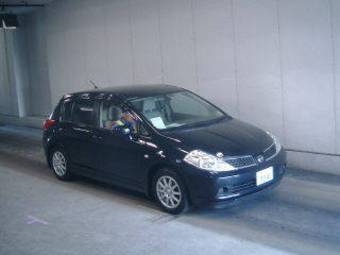 2005 Nissan Tiida Pictures