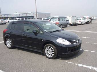 2005 Nissan Tiida Pictures