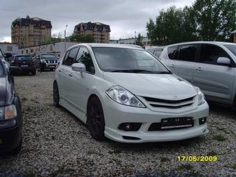 2005 Nissan Tiida Photos