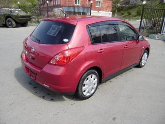 2005 Nissan Tiida Pictures