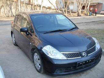 2005 Nissan Tiida Photos