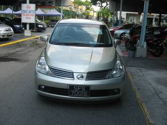 2005 Nissan Tiida Photos