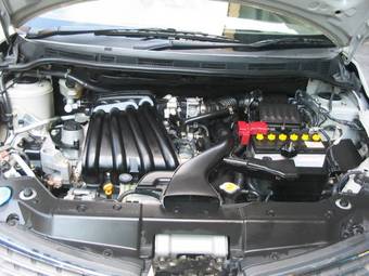 2005 Nissan Tiida Pics