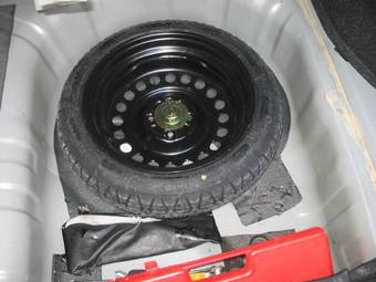 2005 Nissan Tiida Pictures