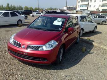 2005 Nissan Tiida Pictures
