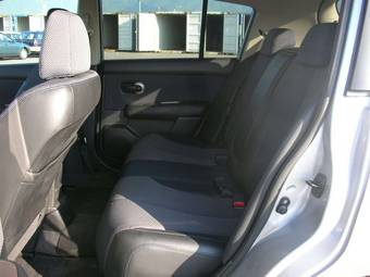 2005 Nissan Tiida Pics