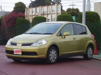 2005 Nissan Tiida Photos