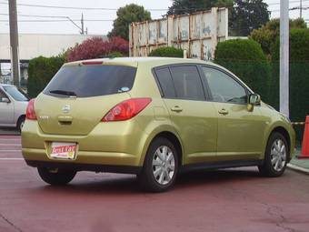 2005 Nissan Tiida Pictures