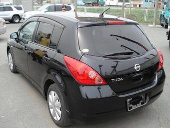 2005 Nissan Tiida Pictures