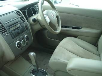 2005 Nissan Tiida Photos