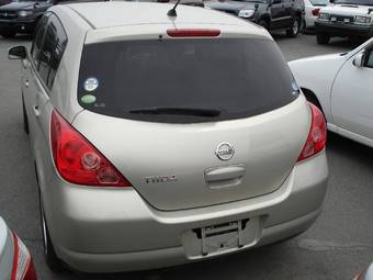 2005 Nissan Tiida Photos