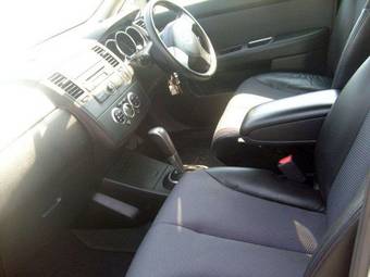 2005 Nissan Tiida Photos