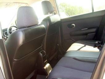 2005 Nissan Tiida Photos