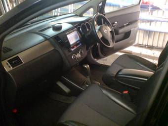 2005 Nissan Tiida Pictures