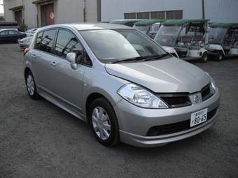 2005 Nissan Tiida Pictures